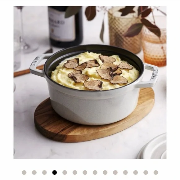 🤍 Staub 4qt Cast Iron Dutch Oven – White Truffle, Original Packaging - Picture 2 of 12